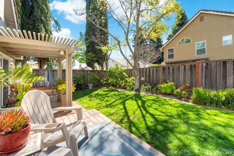 Exterior - 600 Hawk Dr, Vacaville, CA 95687 photo 26 of 32