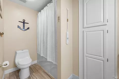 Bath - 600 Hawk Dr, Vacaville, CA 95687 photo 7 of 8