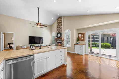 Entry Way - 600 Hawk Dr, Vacaville, CA 95687 photo 1 of 3