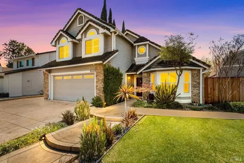 Exterior - 600 Hawk Dr, Vacaville, CA 95687 photo 2 of 32