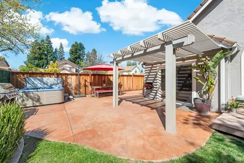 Exterior - 600 Hawk Dr, Vacaville, CA 95687 photo 15 of 32