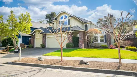 1143 Forest Glen Way, Santa Rosa, CA 95404