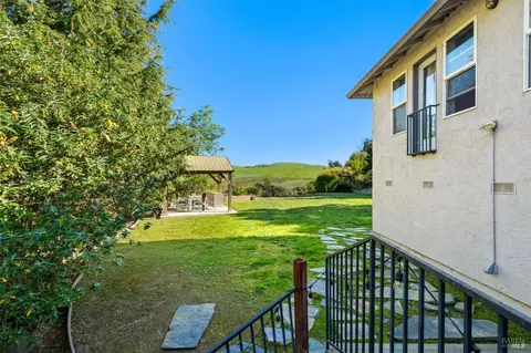 Exterior - 2120 Mecca Ct, Fairfield, CA 94534 photo 3 of 11