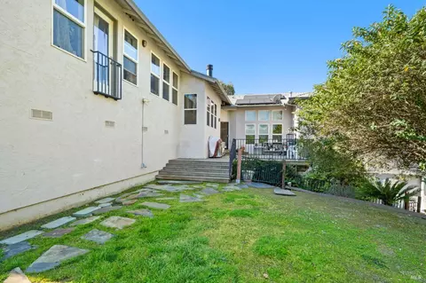Exterior - 2120 Mecca Ct, Fairfield, CA 94534 photo 4 of 11