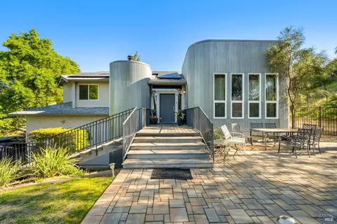 Exterior - 2120 Mecca Ct, Fairfield, CA 94534 photo 2 of 11