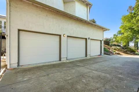 Exterior - 2120 Mecca Ct, Fairfield, CA 94534 photo 7 of 11