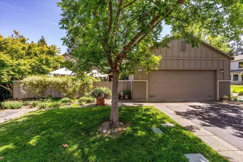 701 Amherst Cir, Sonoma, CA 95476