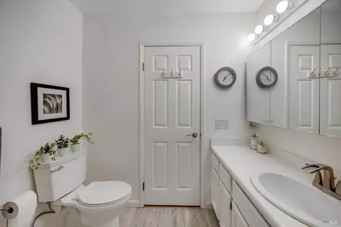 Bath - 22201 Moscow Rd, Monte Rio, CA 95462 photo 2 of 5