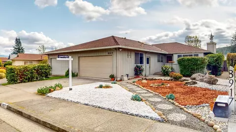 8917 Acorn Ln, Santa Rosa, CA 95409