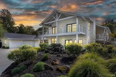 1524 Chablis Rd, Healdsburg, CA 95448