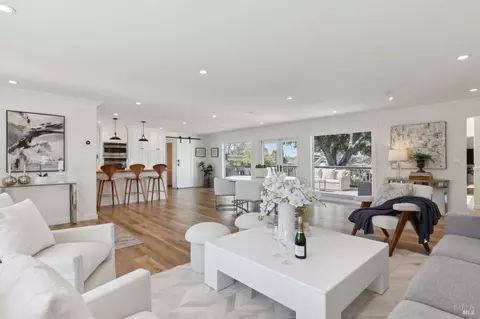 2111 Penny Ln, Napa, CA 94559