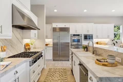 Kitchen - 5232 Sunridge Dr, Fairfield, CA 94534 photo 7 of 10
