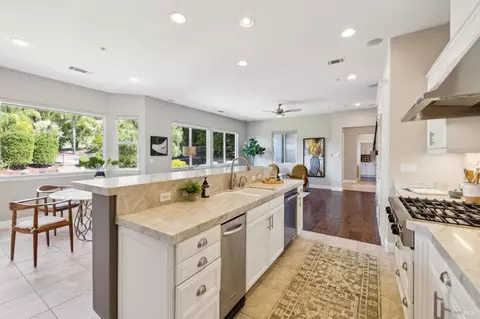 Kitchen - 5232 Sunridge Dr, Fairfield, CA 94534 photo 4 of 10