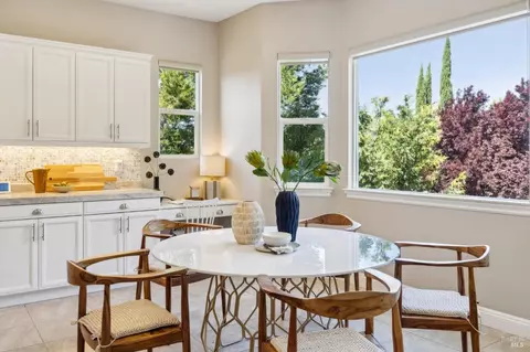 Dining - 5232 Sunridge Dr, Fairfield, CA 94534 photo 5 of 7
