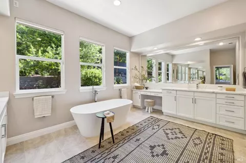 Bath - 5232 Sunridge Dr, Fairfield, CA 94534 photo 1 of 8
