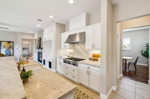 Kitchen - 5232 Sunridge Dr, Fairfield, CA 94534 photo 3 of 10
