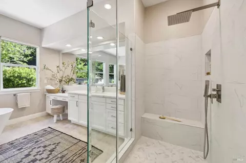 Bath - 5232 Sunridge Dr, Fairfield, CA 94534 photo 5 of 8