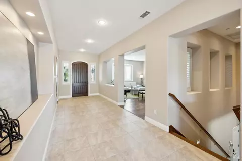 Entry Way - 5232 Sunridge Dr, Fairfield, CA 94534 photo 5 of 7