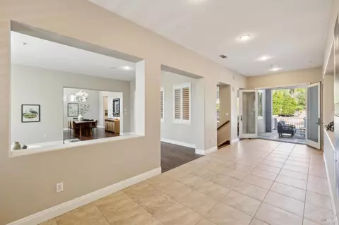 Entry Way - 5232 Sunridge Dr, Fairfield, CA 94534 photo 2 of 7