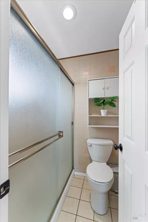 Bath - 407 Corte Majorca, Vacaville, CA 95688 photo 4 of 4