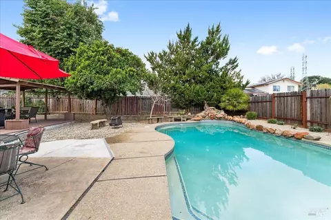 Exterior - 407 Corte Majorca, Vacaville, CA 95688 photo 6 of 13
