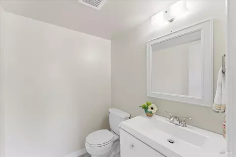 Bath - 407 Corte Majorca, Vacaville, CA 95688 photo 1 of 4
