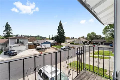 Exterior - 407 Corte Majorca, Vacaville, CA 95688 photo 4 of 13