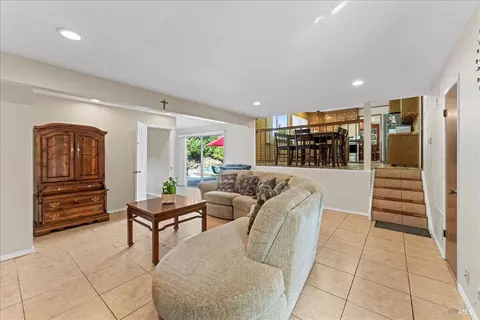 Living - 407 Corte Majorca, Vacaville, CA 95688 photo 1 of 2