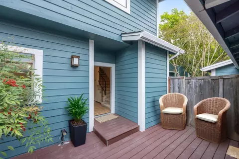 1403 Marylyn Cir, Petaluma, CA 94954