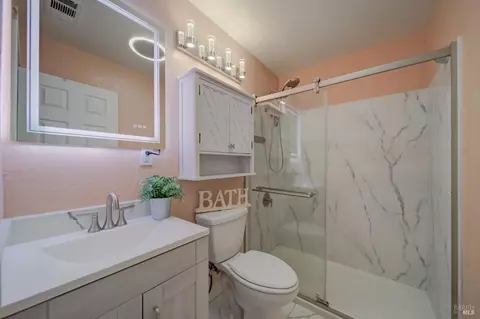 Bath - 900 5th St, Fairfield, CA 94533 photo 1 of 2