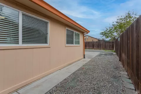 Exterior - 900 5th St, Fairfield, CA 94533 photo 4 of 6