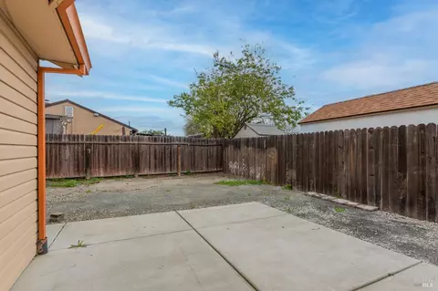 Exterior - 900 5th St, Fairfield, CA 94533 photo 2 of 6