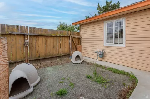 Exterior - 900 5th St, Fairfield, CA 94533 photo 3 of 6