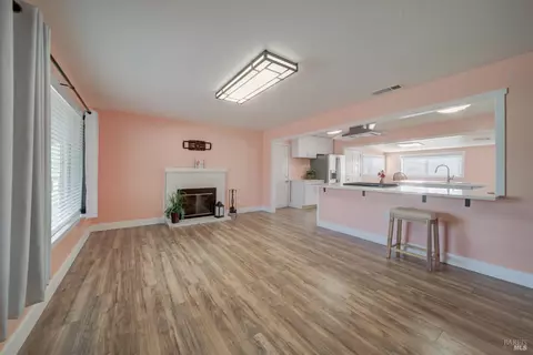 Living - 900 5th St, Fairfield, CA 94533 photo 1 of 4
