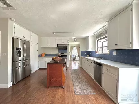 Kitchen - 75 Fairview Ct, Ukiah, CA 95482 photo 1 of 4