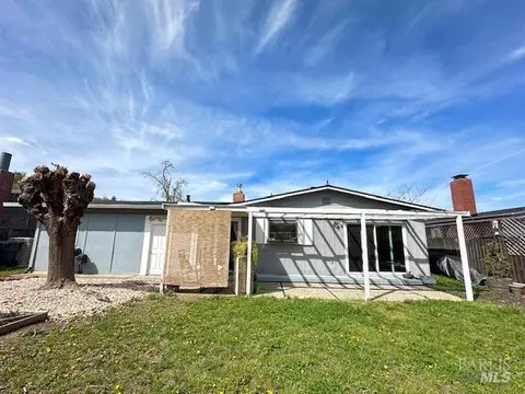 Exterior - 75 Fairview Ct, Ukiah, CA 95482 photo 5 of 5