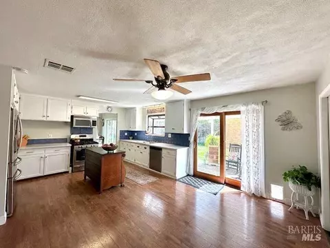 Kitchen - 75 Fairview Ct, Ukiah, CA 95482 photo 2 of 4