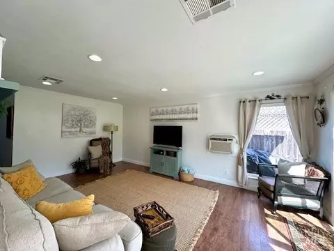 Living - 75 Fairview Ct, Ukiah, CA 95482 photo 1 of 2