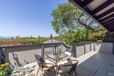 22 Elan Way, Napa, CA 94559