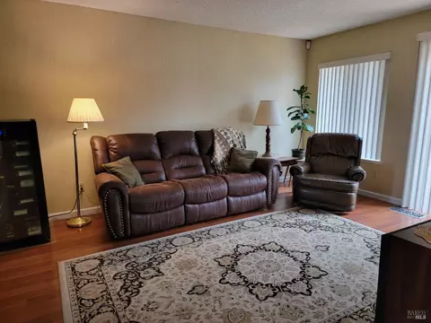 337 Clydesdale Dr, Vallejo, CA 94591 photo 5