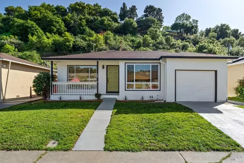 389 Pepper Dr, Vallejo, CA 94589 photo 3