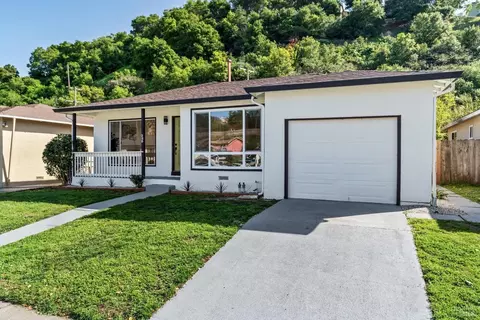 389 Pepper Dr, Vallejo, CA 94589 photo 2