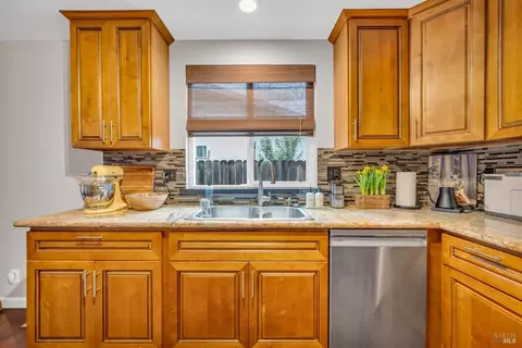 953 Windsor St, Napa, CA 94558 photo 12