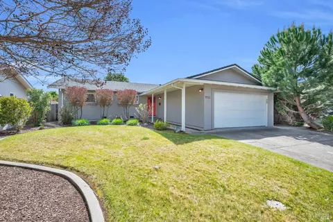 953 Windsor St, Napa, CA 94558