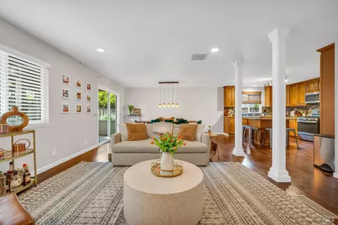953 Windsor St, Napa, CA 94558 photo 2