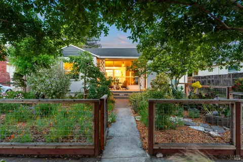 612 Madison St, Petaluma, CA 94952