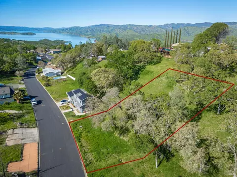 1078 Headlands Dr, Napa, CA 94558