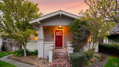 621 N Webster St, Petaluma, CA 94952