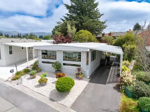 35 Maywood Dr, Santa Rosa, CA 95409