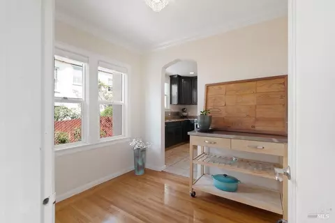 Entry Way - 30 Buena Vista Ave, Vallejo, CA 94590 photo 2 of 8